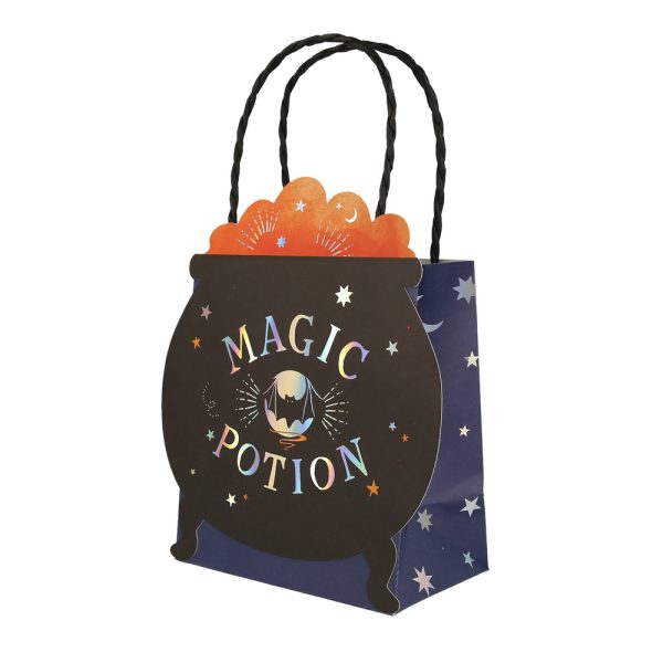 Making Magic Cauldron Party Bags - Imagen 2
