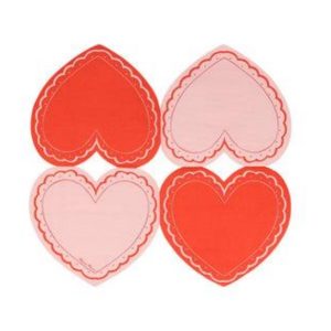 LARGE LACY HEART NAPKINS